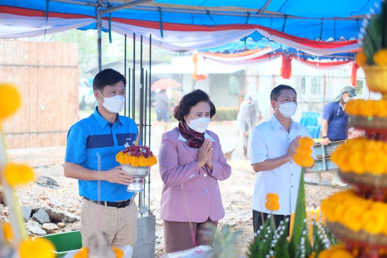 พิธียกเสาเอก-โท อาคาร “สุนีย์ ตริยางกูรศรี”